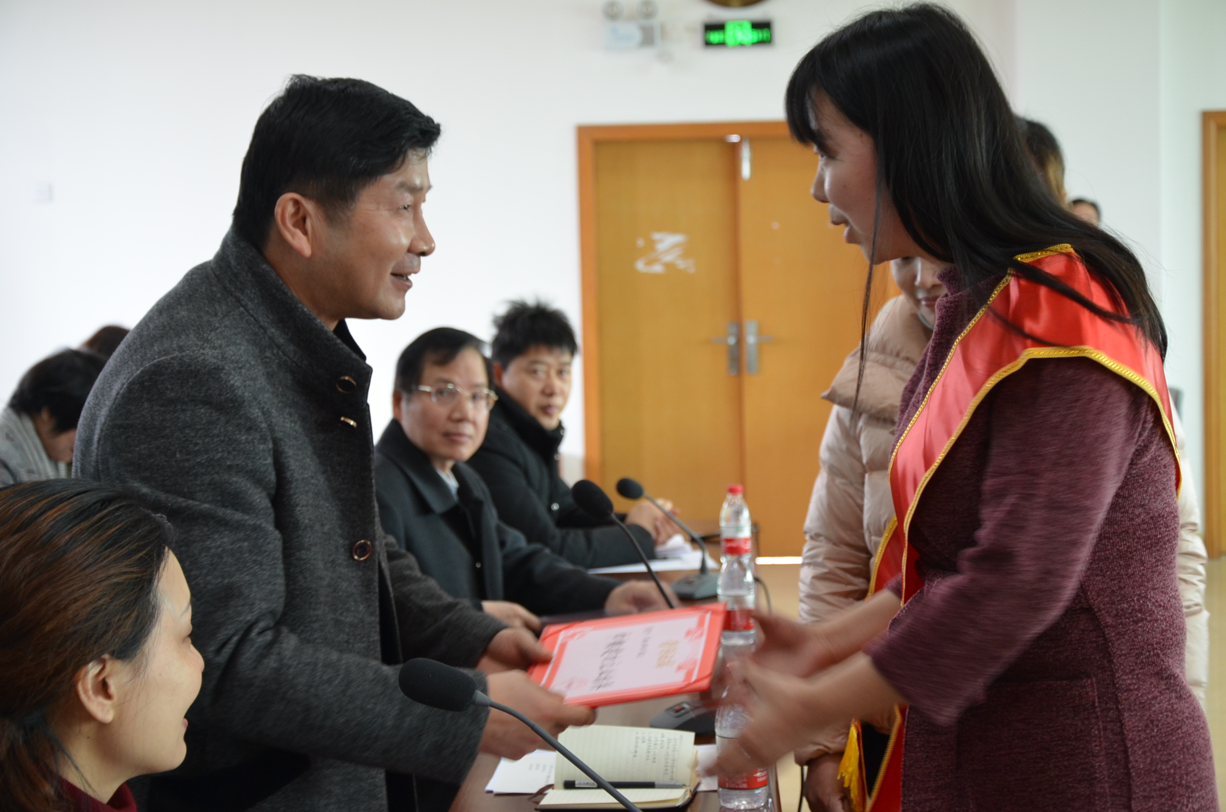 油田总医院召开纪念“三八国际劳动妇女节”109周年暨女职工工作总结表彰大会