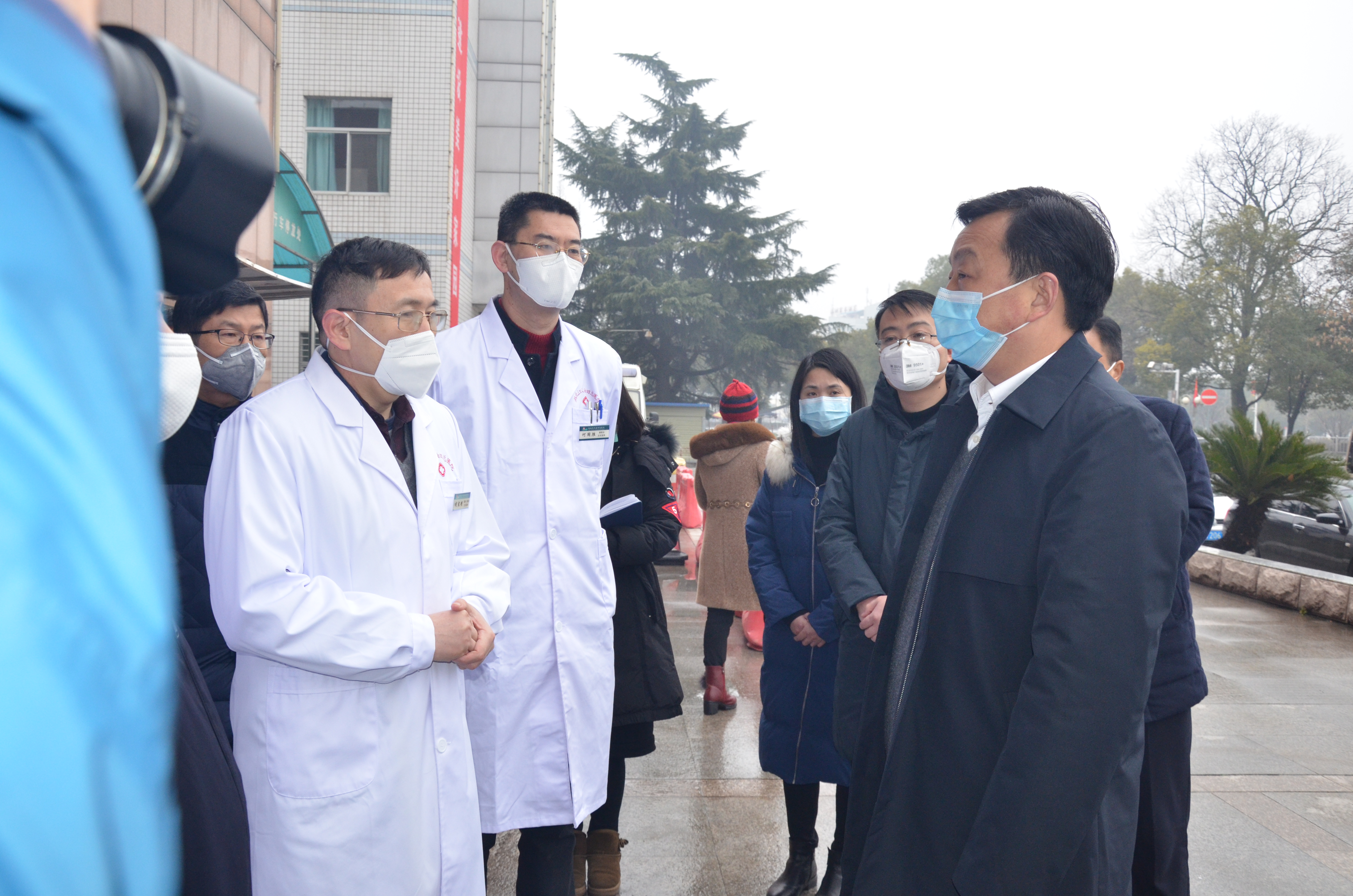 潜江市委书记吴祖云来到正规合法的网赌网站督导疫情防控工作