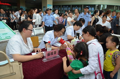 皮肤病大型义诊活动走进油田总医院